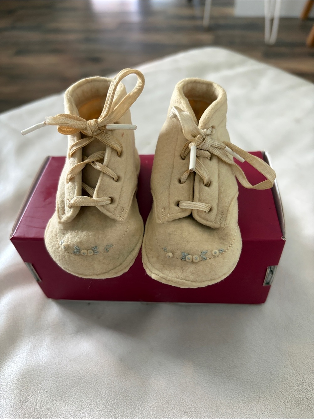 VINTAGE 1950’s GERTRUDE’S CRIB SHOES